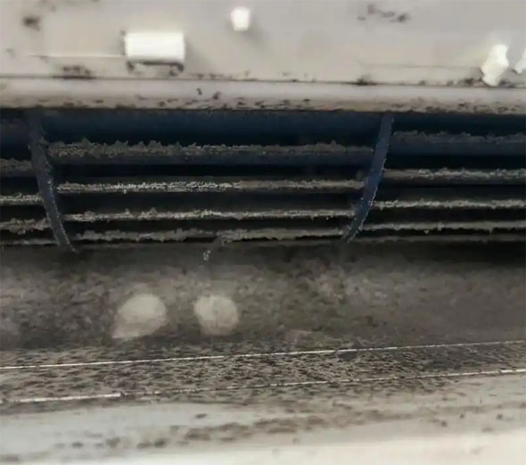 盐湖空调吹的风有股烧焦味是怎么回事